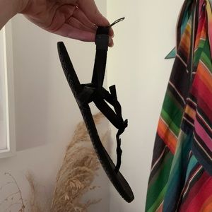 Minimalist Bedrock Sandals